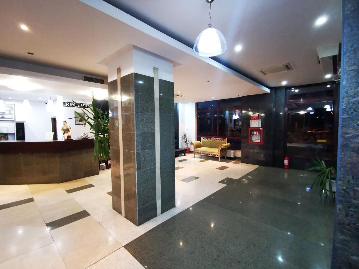 Hotel Severus Zalau Bagian luar foto