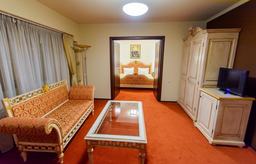 Hotel Severus Zalau Bagian luar foto